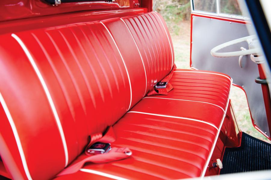 Интерьер Volkswagen Typ 2 Pritsche (T1) 1958 года  (фото 11 из 23)